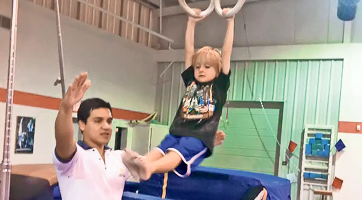 Foto | Așa mamă, așa fiu! Dylan, fiul Nadiei Comăneci practică șapte sporturi!