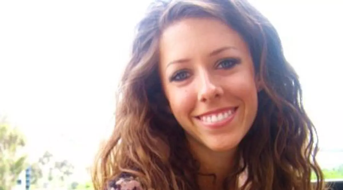 Ea l-a fermecat pe Prinţul Harry! Vi se pare drăguţă?