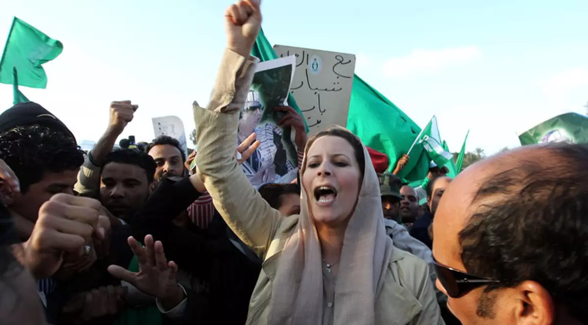 Aisha Gaddafi, internată în spital după ce-a văzut imaginile cu tatăl său 