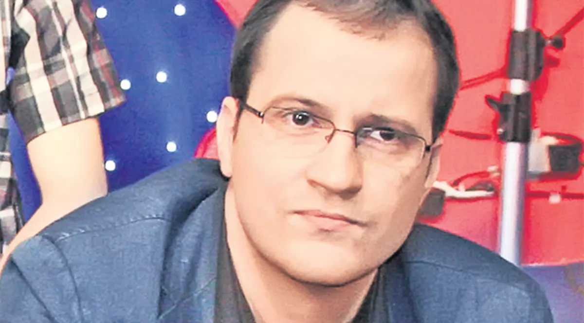 Exclusiv | Şerban Huidu, păzit la uşa salonului de un jandarm