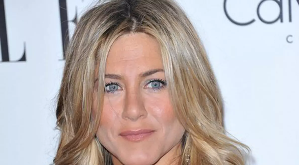 Foto| Wow! Ce decolteu obraznic are Jennifer Aniston!