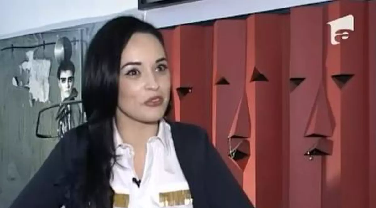 Andreea Marin răspunde glumind aşa-zisei oferte de a poza în Playboy: "Am tânjit şi nu s-a întâmplat"