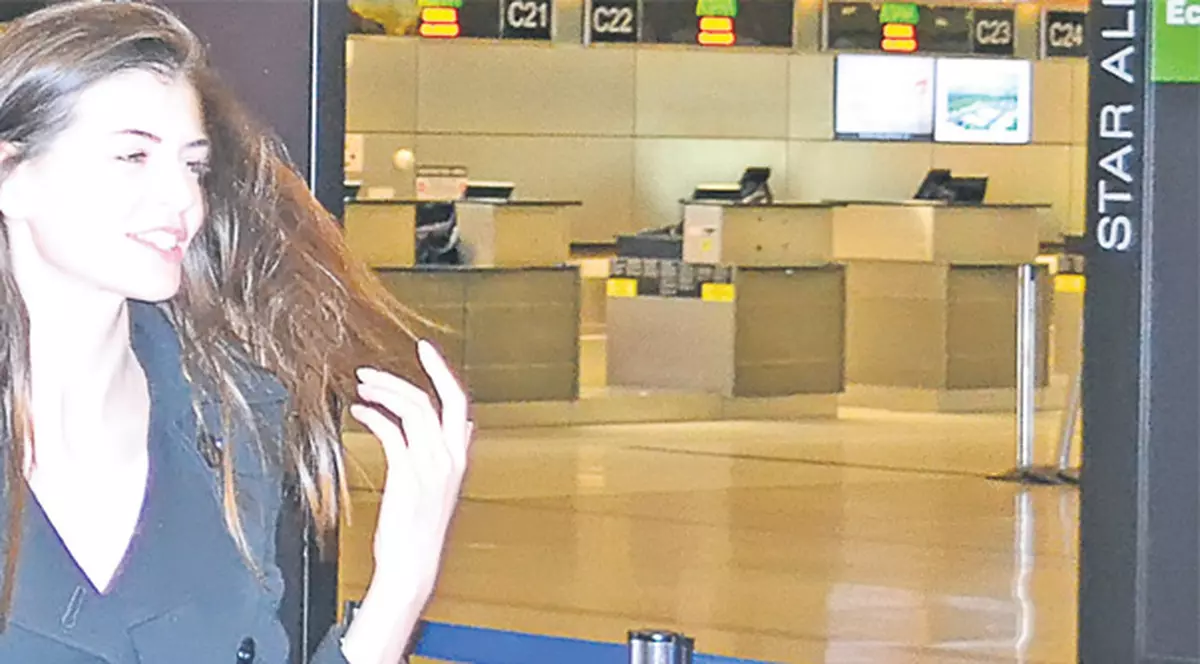 Exclusiv | Moni, iar te-ai scos! Uite Rolls-ul de 250.000 $ de la iubitul chinez!