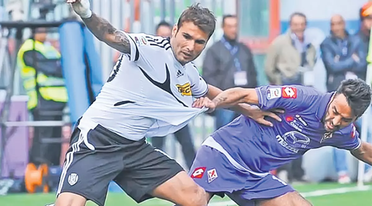 Presa italiană nu l-a iertat pe Adrian Mutu pentru eliminarea din meciul Cesena - Fiorentina (0-0)