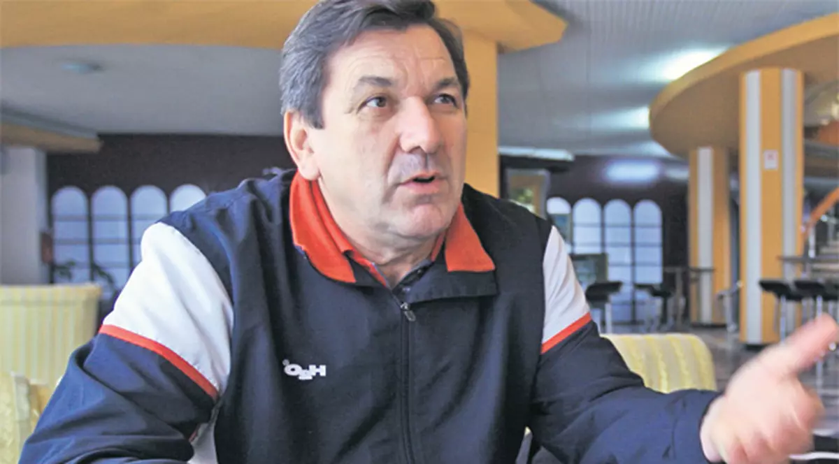 Radu Voina, tehnicianul Oltchimului, ne-a dezvăluit cât de greu e să antrenezi o echipă de handbal care se bate pentru Liga Campionilor: are mereu insomnii