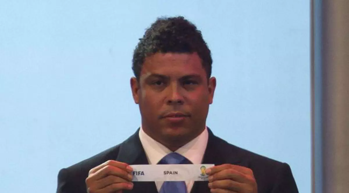 Ronaldo: "Am avut mai multe femei decât nopţi dormite cu Roberto Carlos în cameră"