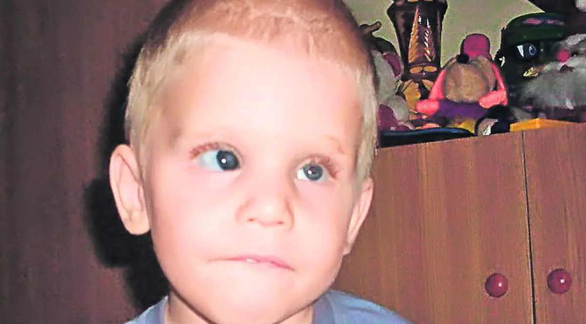 Fără operaţie, Sebi va orbi»