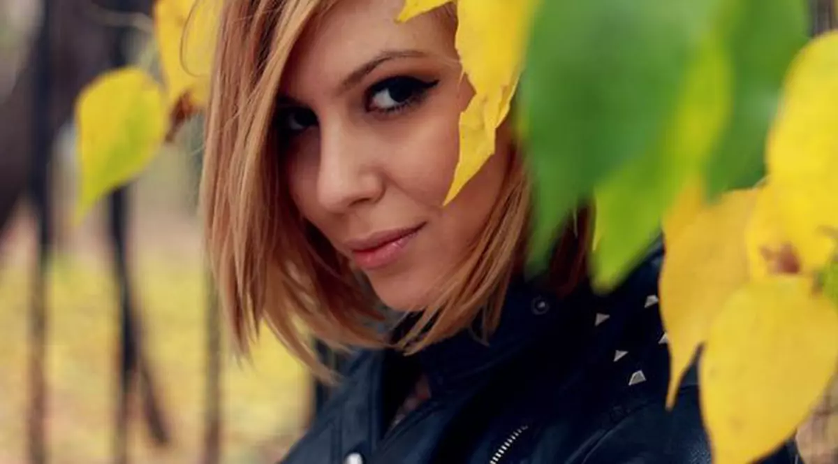 O foarte cunoscută vedetă de la noi se mărită și va fi mamă!