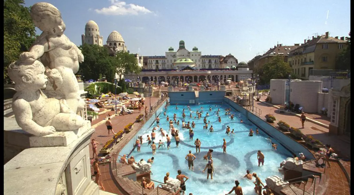 Guvernul alocă peste 56.000 de locuri pentru tratament balnear