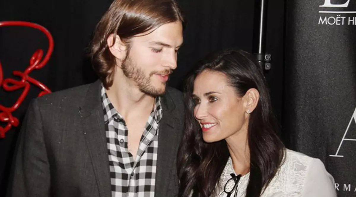 Nu mai divorţează? Demi Moore continuă să-l vadă pe Ashton Kutcher