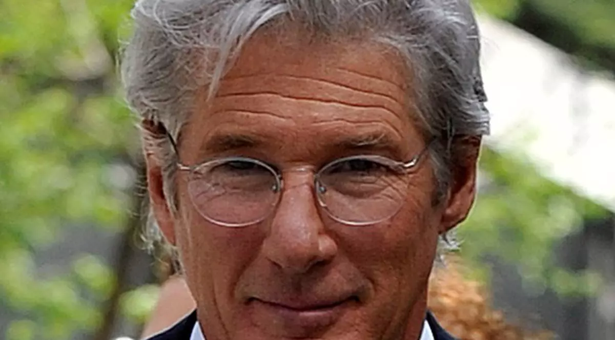 Richard Gere şi-a vândut colecţia de chitare. Vezi cu ce sumă!