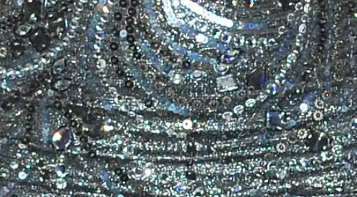 O româncă a cumpărat toată producţia de fir de argint. Şi are sânge regal!