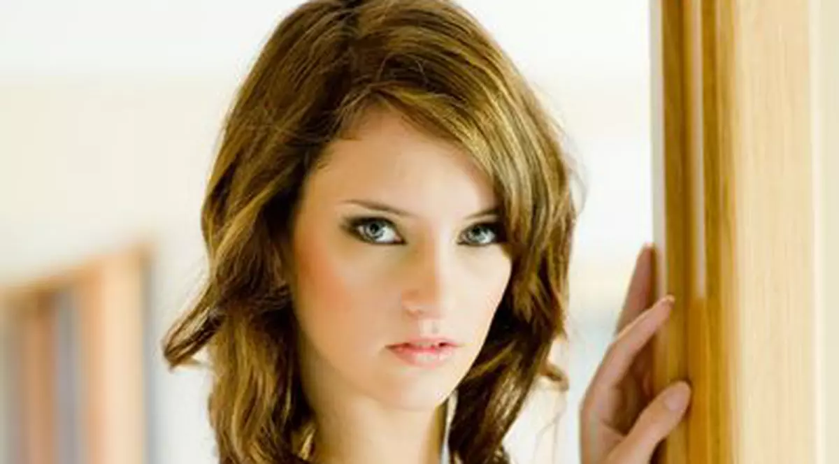 De ce sunt franţuzoaicele slabe deşi mănâncă mult şi beau vin?