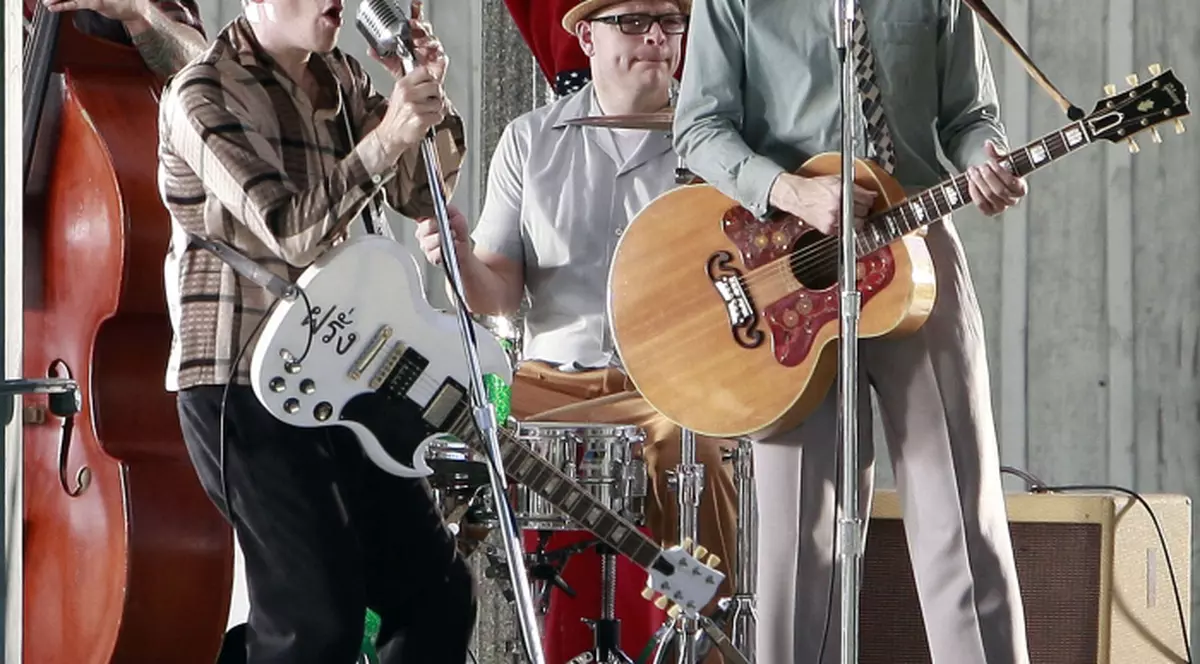 Fostul basist al trupei Weezer, găsit mort în camera de hotel