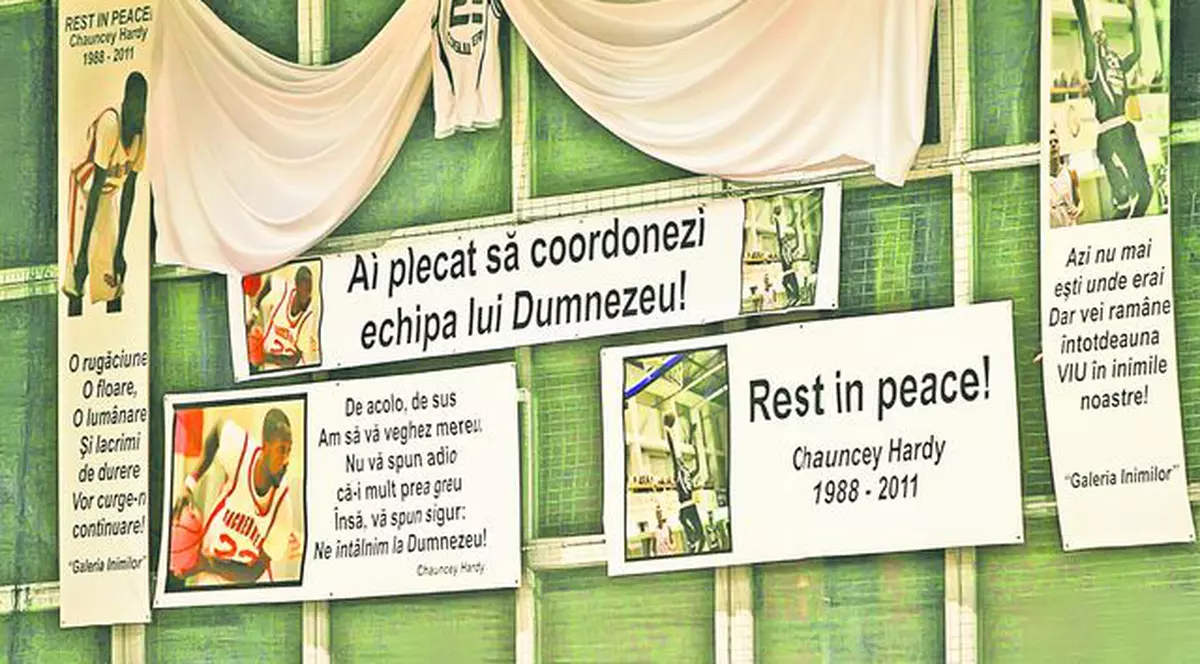 Lucian Iliescu, primarul din Giurgiu, a făcut scandal la partida cu Asesoft, fix la o lună de la decesul fostului baschetbalist Chauncey Hardy