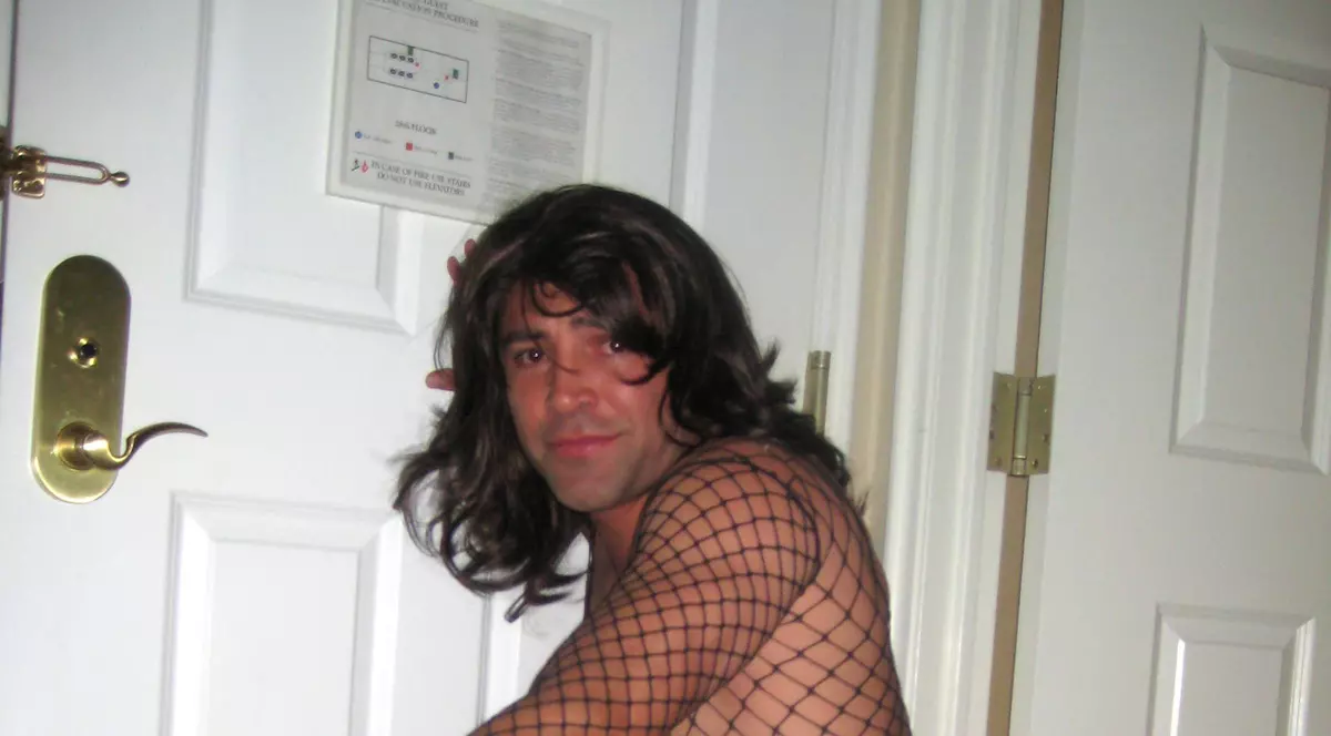 Fost boxer, căzut în dizgraţie! Vezi fotografiile care l-au făcut de râs!