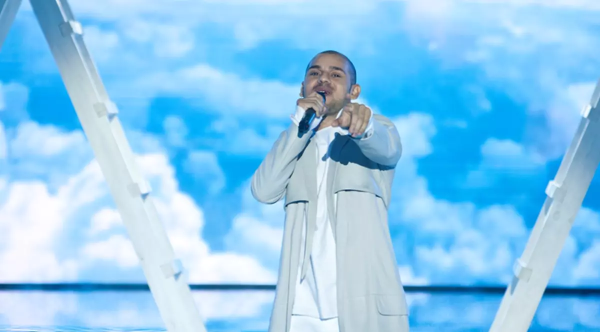 Alin Văduva, unul dintre concurenţii de la X Factor, urmărit de fosta iubită