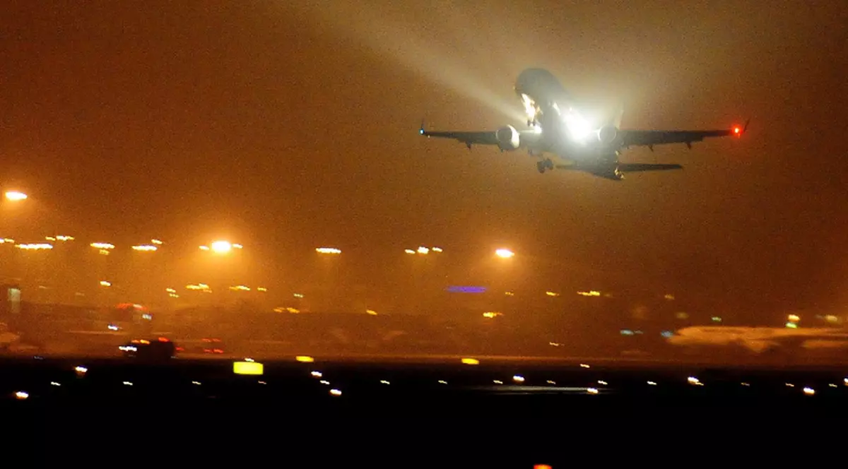 Vroia să piloteze avionul după ce consumase marijuana!