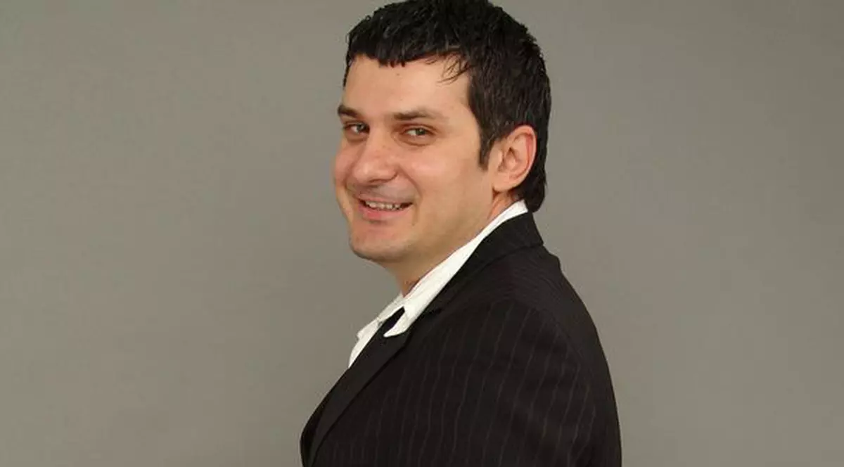 Adi de la Vâlcea, obsedat de femeile cu silicoane: "Mă rog de soția mea să-și pună și nu vrea"