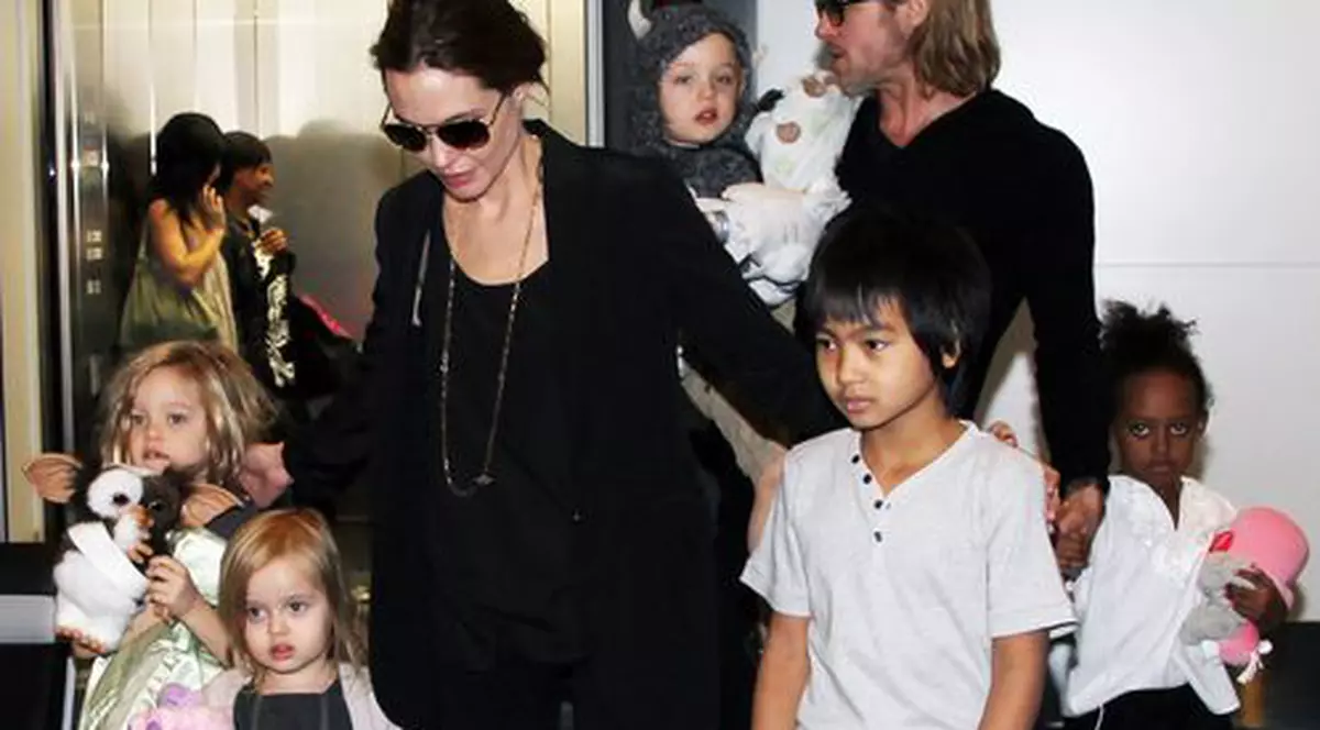 Angelina Jolie și Brad Pitt vor să mai adopte un copil