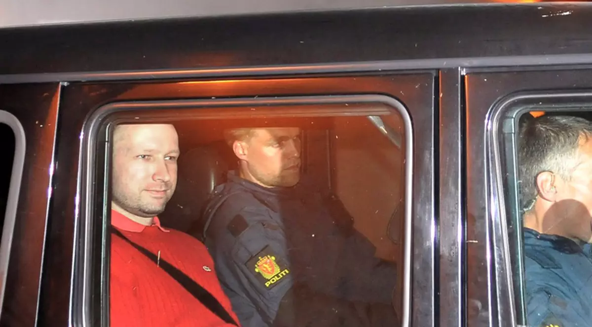 Apelul telefonic către poliție al criminalului Anders Breivik, făcut public | AUDIO