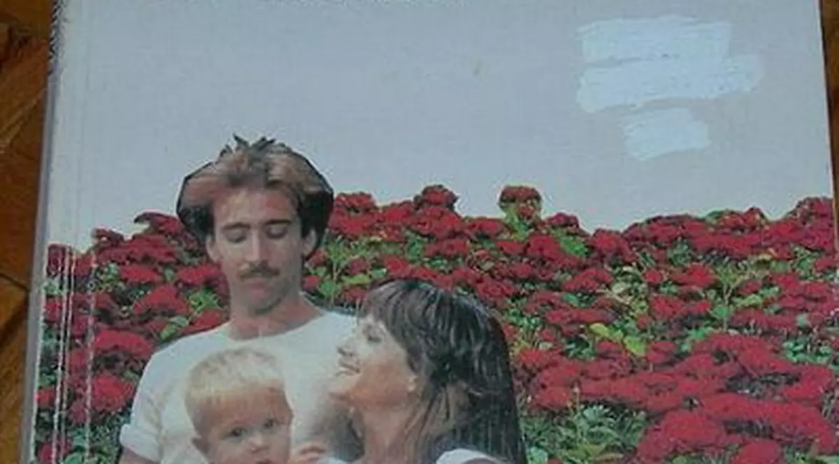 Nicolas Cage, pe coperta unui manual de Biologie, din Serbia