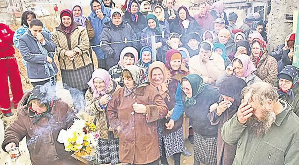 Călugărul a fost îngropat fără preot fiindcă era homosexual?