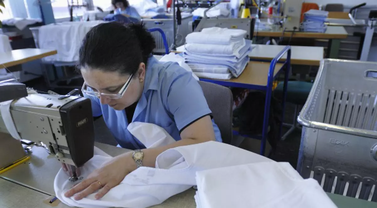 Se caută confecţioneri. Află ce alte joburi mai sunt vacante până pe 24 noiembrie