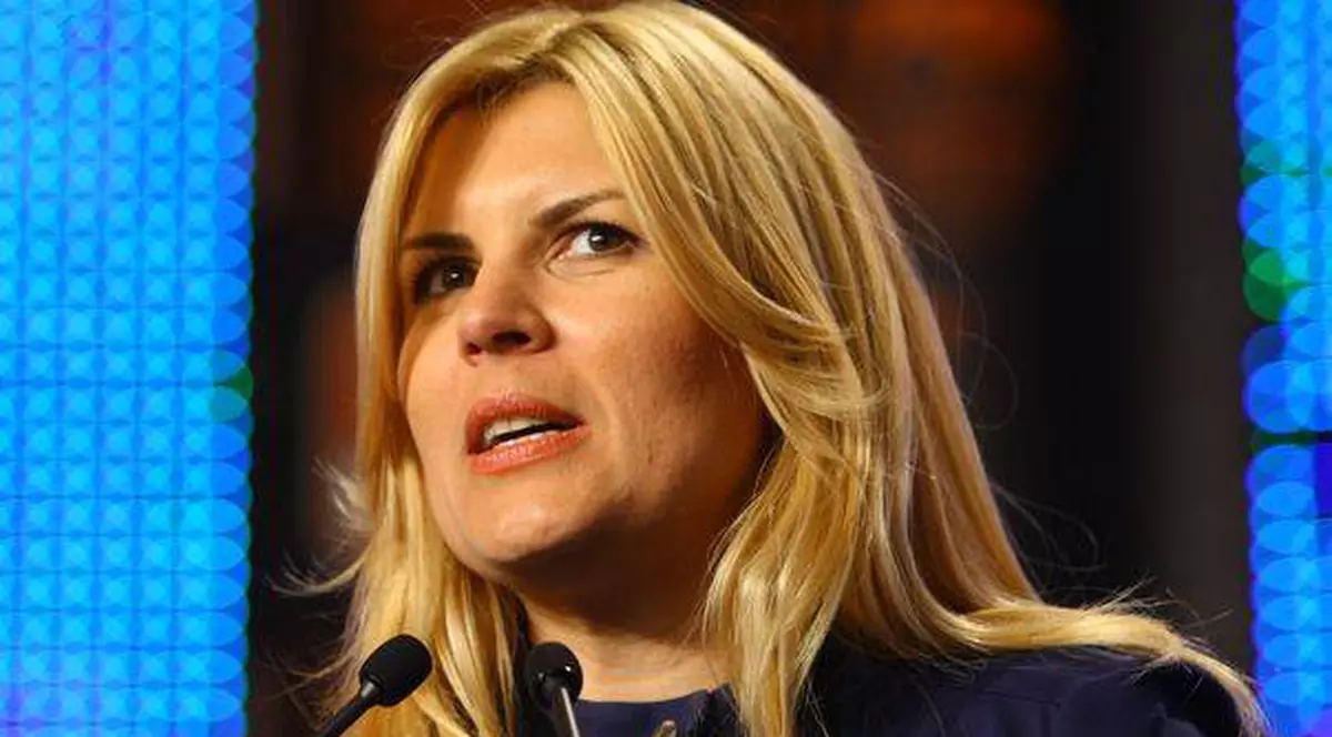 Udrea face sală polivalentă în Bucureşti