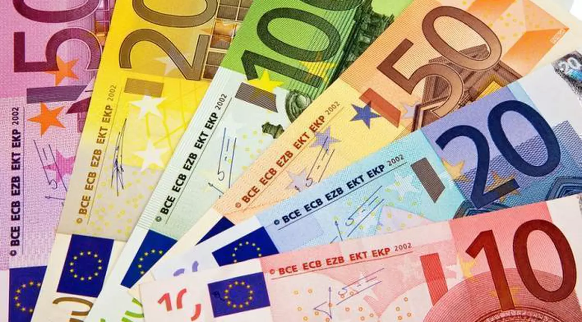 Leul la minimul anului. Euro a ajuns la 4,3598 lei