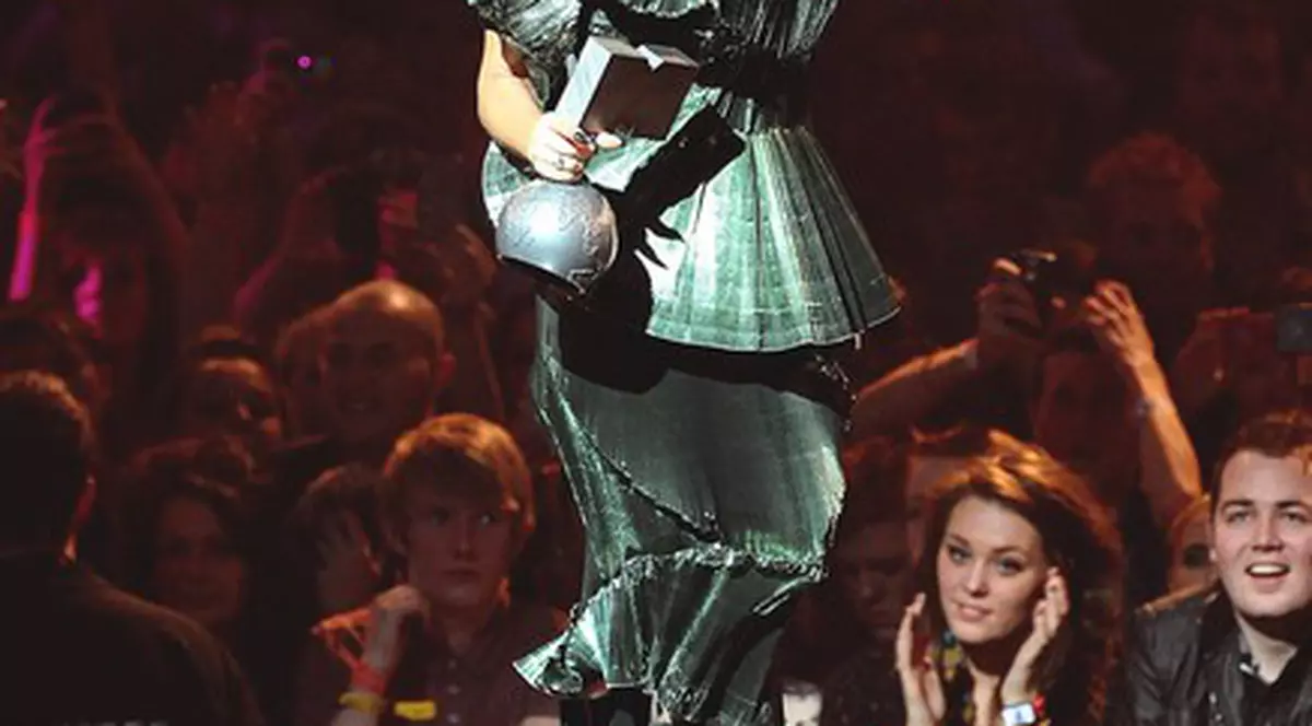 Foto | Lady Gaga, marea câştigătoare a premiilor European Music Awards 2011