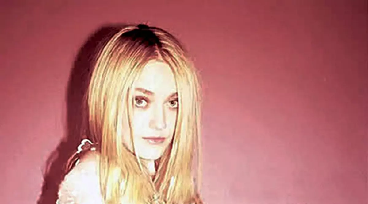 Actriţa din "Twilight", interzisă în Marea Britanie din cauza unui parfum!