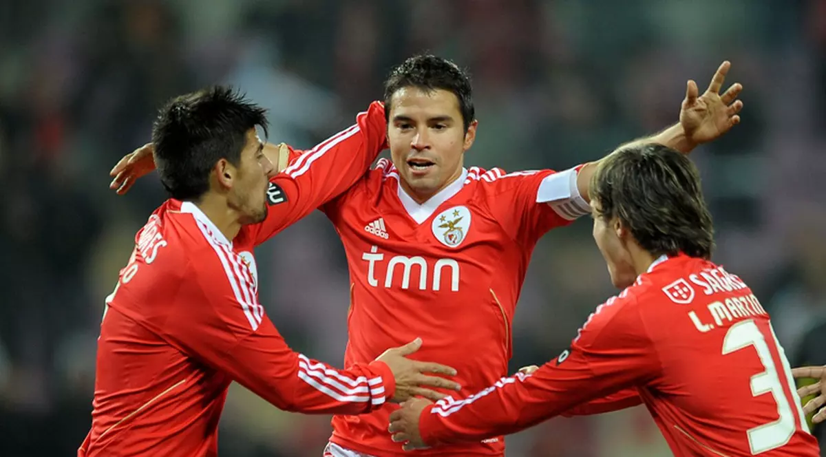 Din ce mai scot unii bani! Benfica Lisabona a lansat o colecţie de prezervative