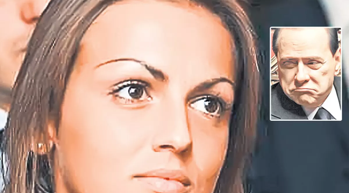 În timp ce Italia este în pragul falimentului, Berlusconi a fost la o partidă de «Bunga-Bunga» cu iubita