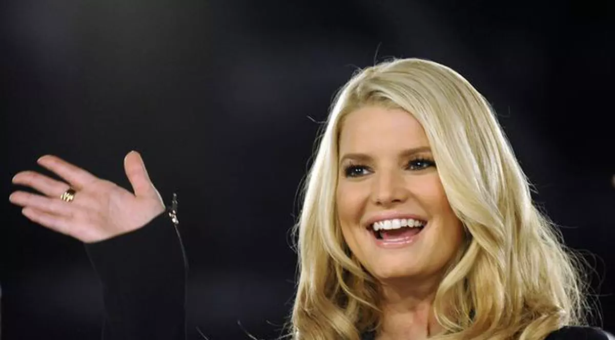 Jessica Simpson va avea o fetiţă