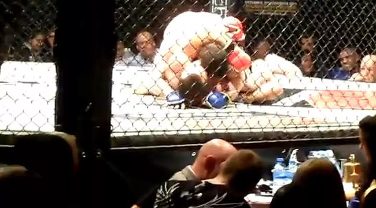 Video | Uite ce pumni şi-a luat în ring "ţăranul cu Maserati"