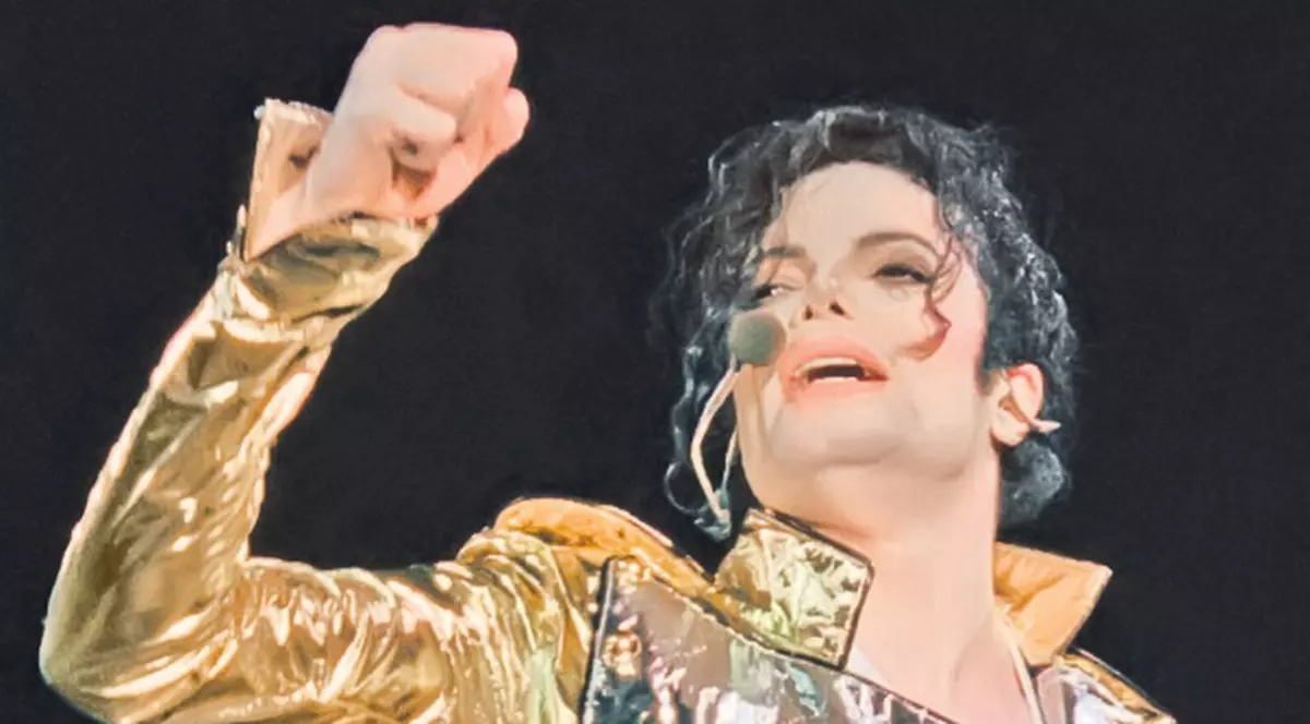 Nu e banc! Michael Jackson va cânta în Piața Constituției