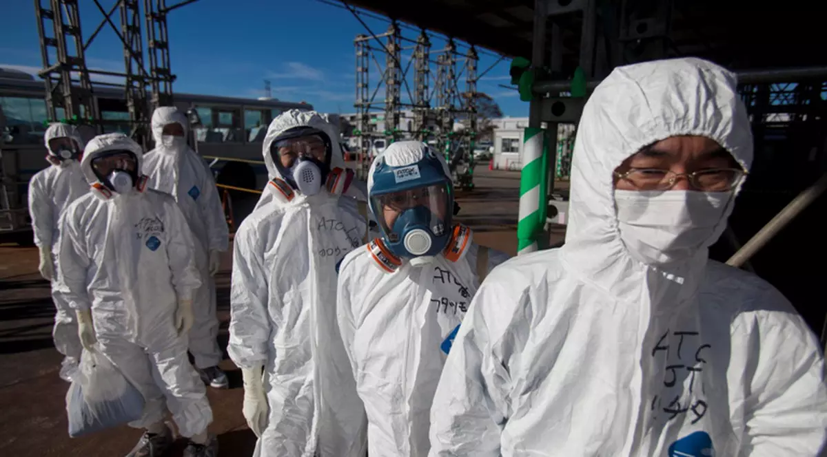 Eroii de la Fukushima: au muncit în beznă, au mâncat puţin şi au dormit pe jos