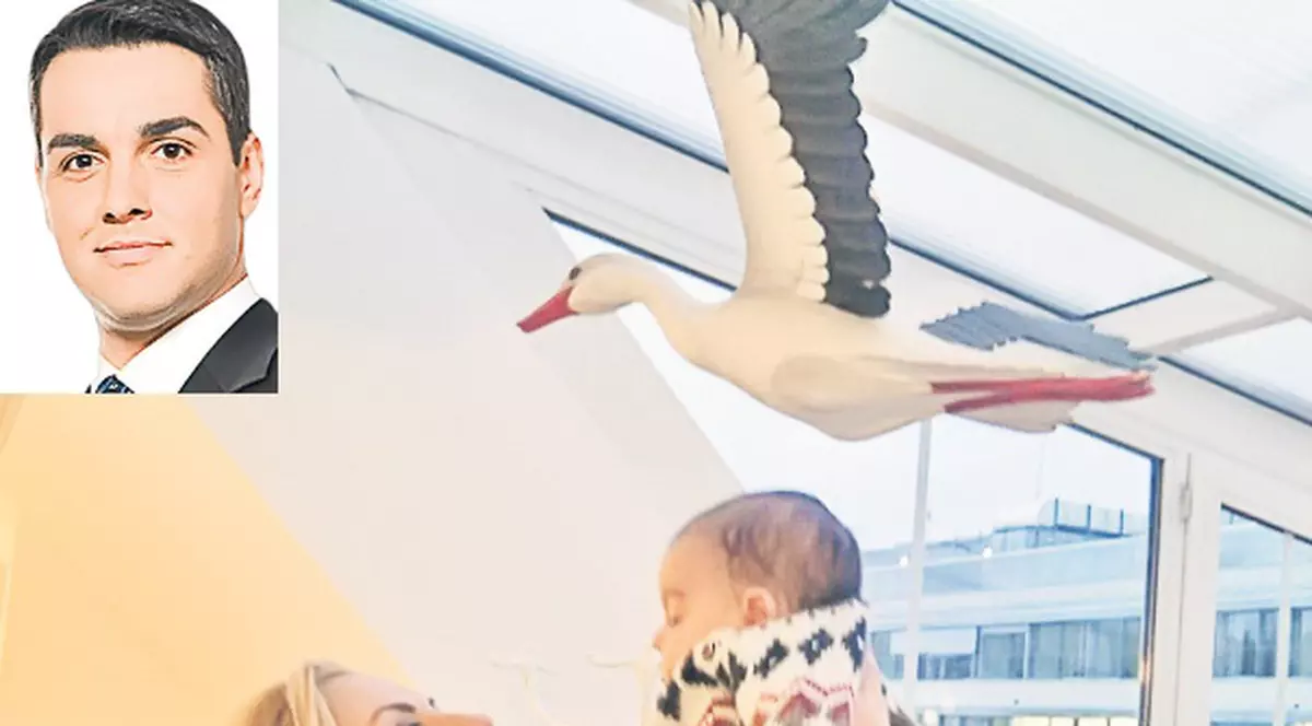 Oana Turcu şi Cristi Brancu s-au dus cu bebelușul iar la Viena