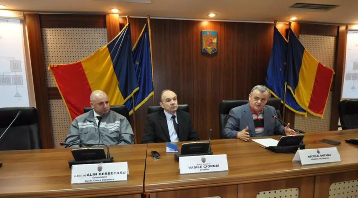 Voluntari antrenaţi să intervină în caz de cutremure