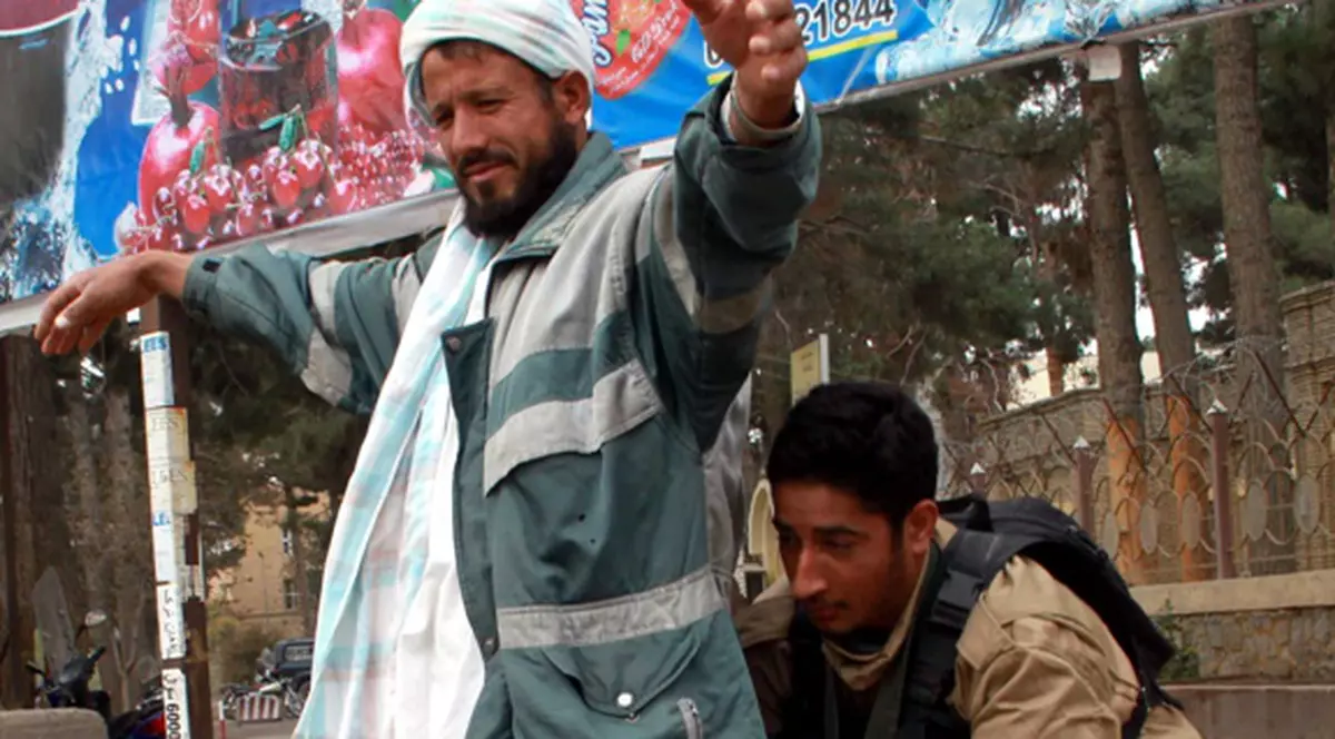 Talibanii, recompensați cu 116 euro, ca să renunțe la atacurile teroriste