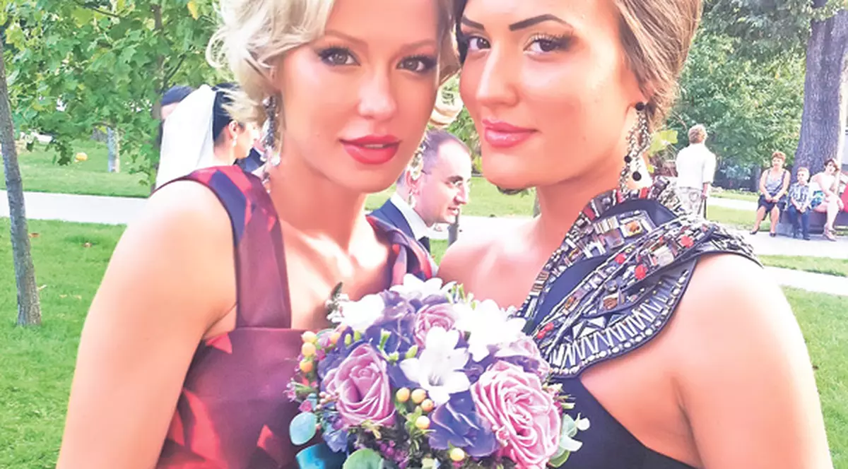 Rodion Cămătaru are două fiice superbe: «Noi cu cartea, tata cu fotbalul»