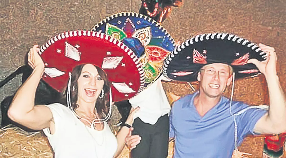 Nadia Comăneci s-a distrat  pe rupte în Mexic, la Acapulco | FOTO