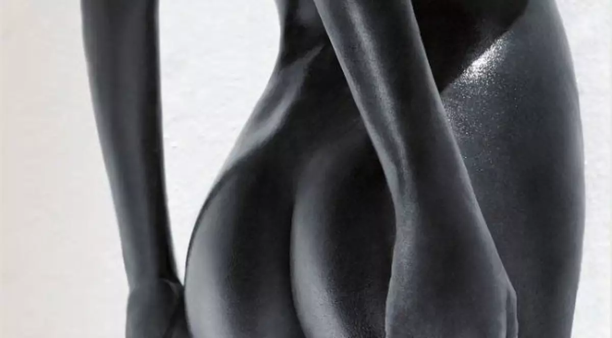 Îţi taie respiraţia! Catrinel Menghia a pozat goală pentru un pictorial incendiar | FOTO