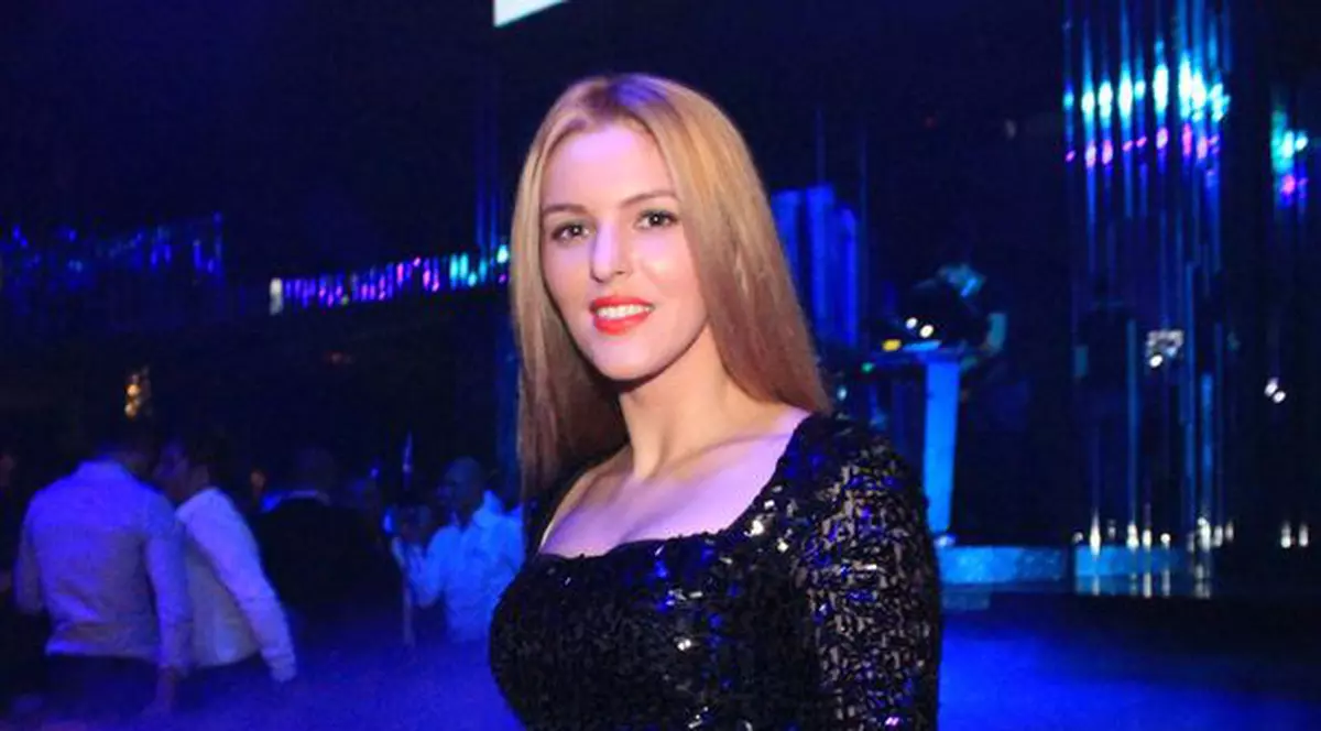 Denisa Nechifor i-a luat locul lui Cătălin Botezatu la un concurs de frumusețe
