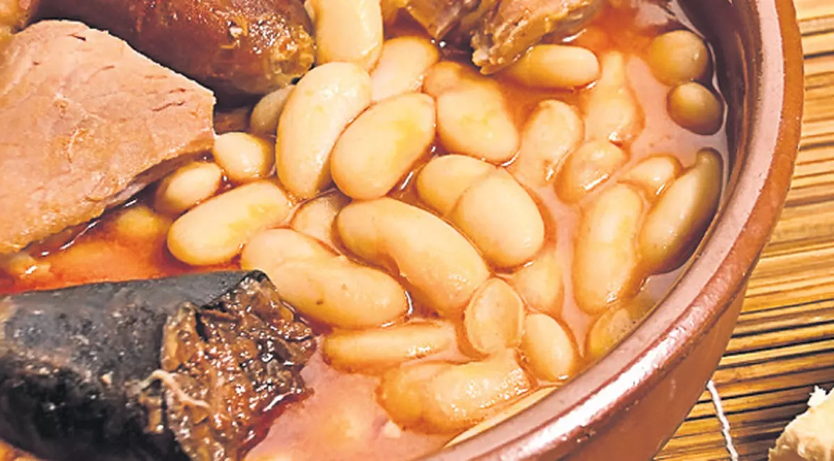 Un bărbat din Buzău a fost diagnosticat cu o boală foarte gravă, după ce a mâncat fasole cu cârnați la conservă