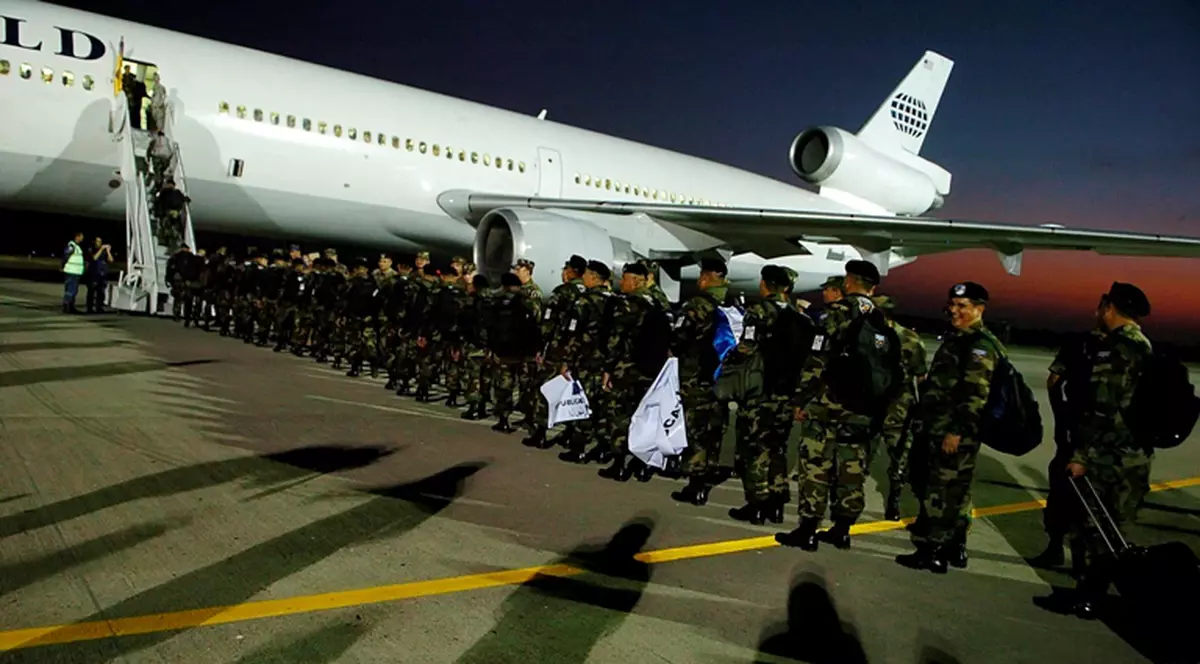 Zi istorică! După 9 ani, ultimele trupe americane au părăsit Irakul