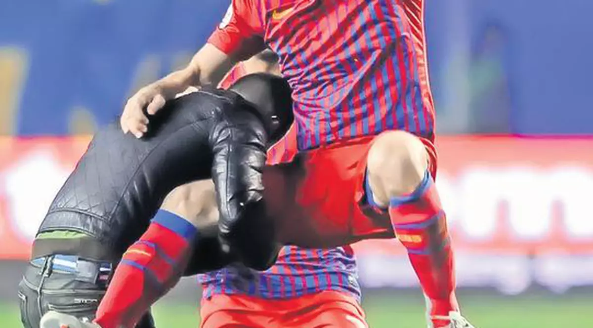 Parlamentarii au înăsprit pedepsele pentru infracţiunile comise pe stadioane