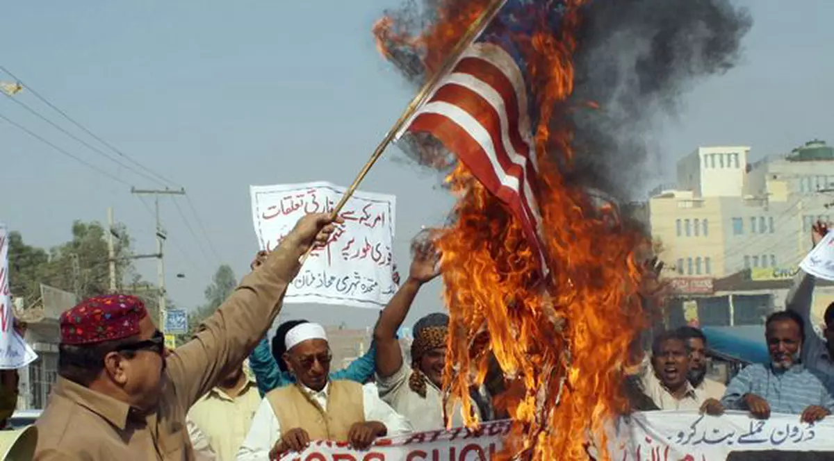 Începe războiul? Iranul susţine că a doborât un avion de recunoaştere american