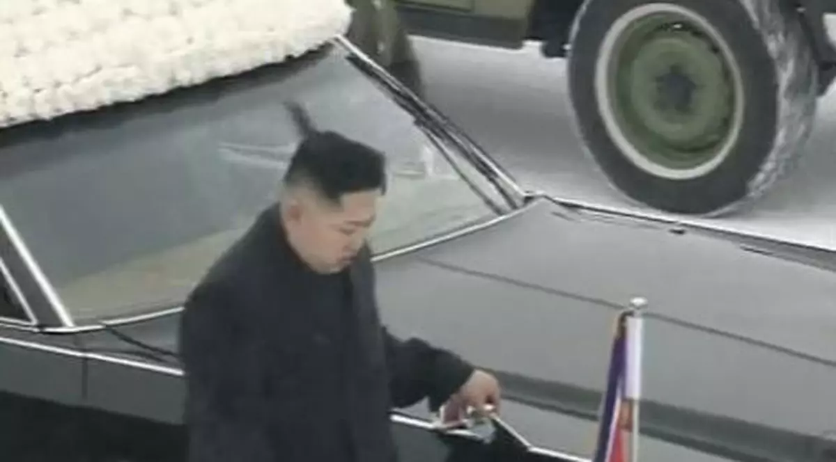 Nord-coreenii s-au isterizat în fața sicriului dictatorului Kim Jong-il | VIDEO